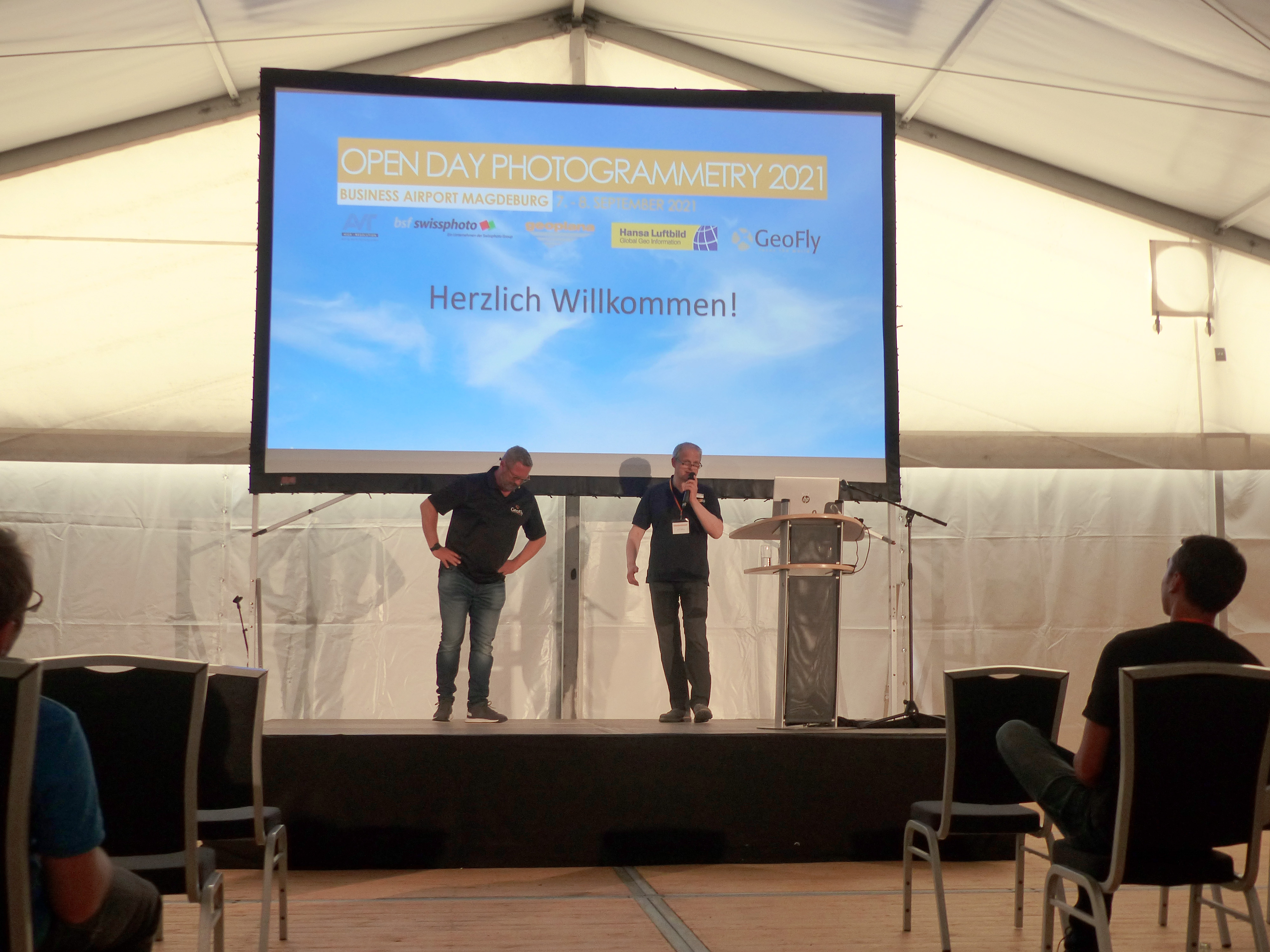 Hansa Luftbild CEO Jörg Haupt im Einsatz auf der Bühne Hansa Luftbild CEO Jörg Haupt im Einsatz auf der Bühne