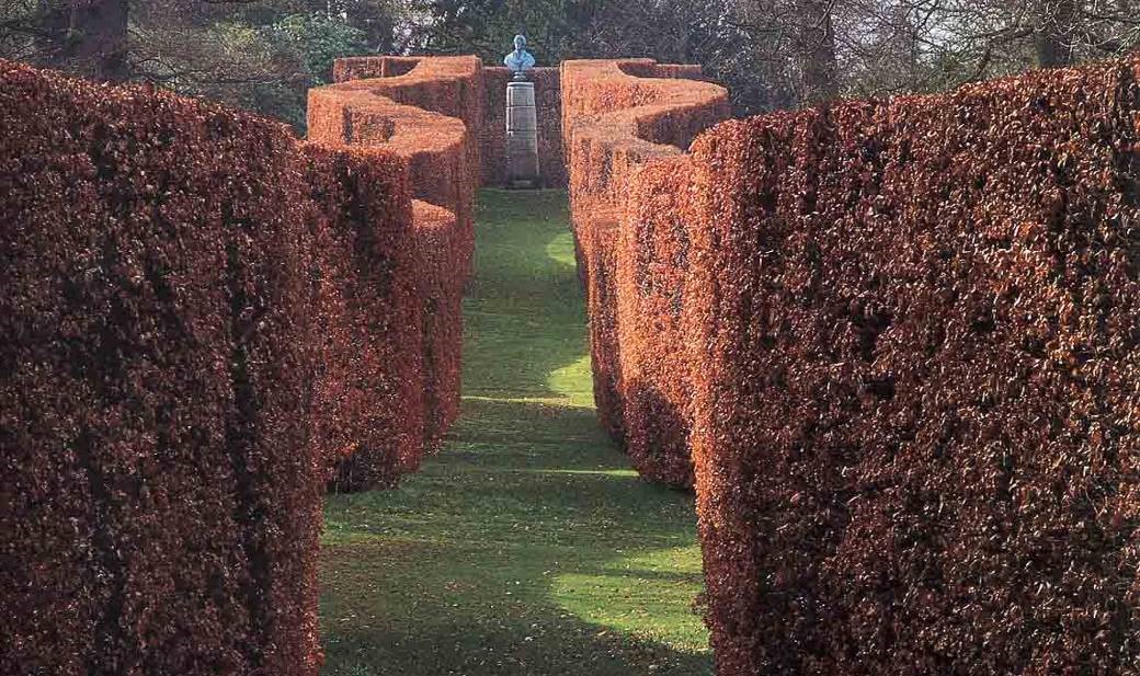 LINA: gepflegte Außenanlagen